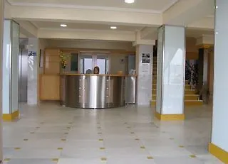 拉斯登纳斯酒店 2*